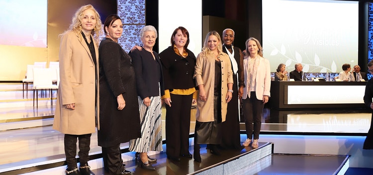 Madres de artistas colombianos homenajeadas en el 32° Premio Cafam a la Mujer