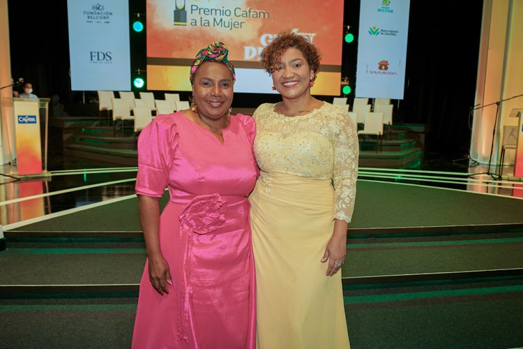 Yaneth Mosquera, Mujer Cafam 2007 y Claudia Yurley Quintero, Mujer Cafam 2022.