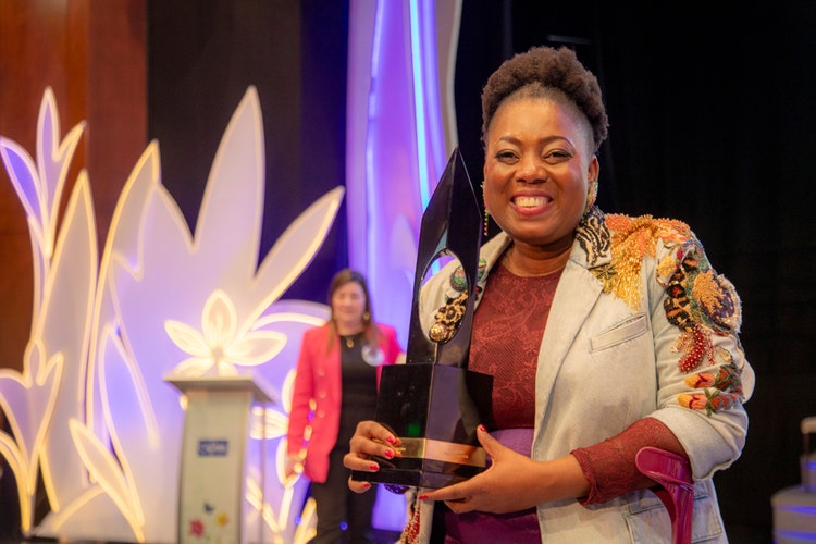 Chechy Murillo, ganadora del Premio Cafam a la Mujer 2026.