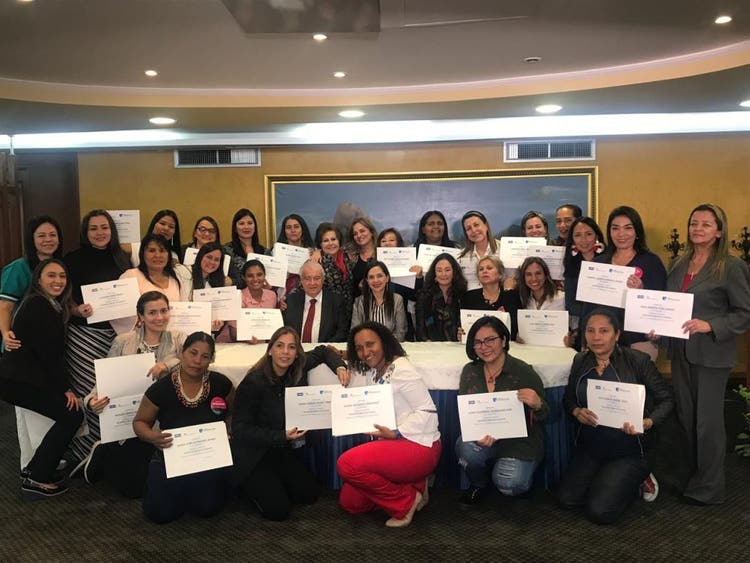 Diplomado premio Cafam a la Mujer 2019