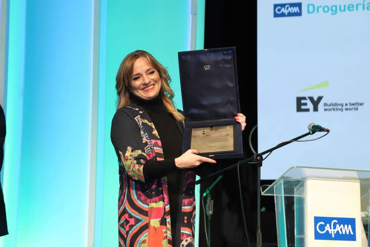 Martha Lucía Merchán Sierra, Coordinadora del Premio Cafam a la Mujer con el reconocimiento y mención especial del Jurado Nacional, por el grandioso trabajo que ha realizado durante 27 años.